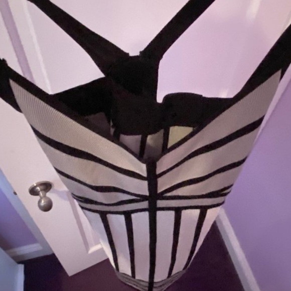 French Connection Black and Gray Geometric Mini Dress - Picture 4 of 5